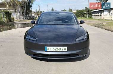 Седан Tesla Model 3 2024 в 