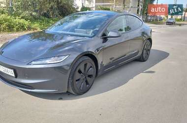 Седан Tesla Model 3 2024 в 