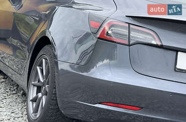 Седан Tesla Model 3 2019 в 