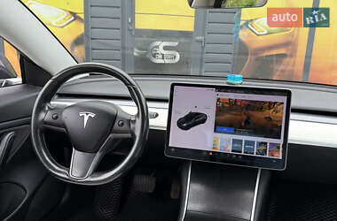 Седан Tesla Model 3 2019 в 