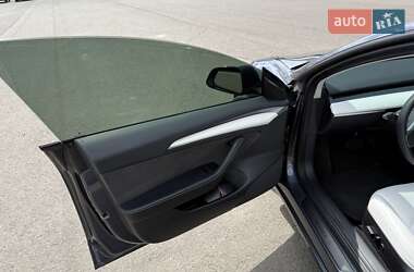 Седан Tesla Model 3 2022 в 