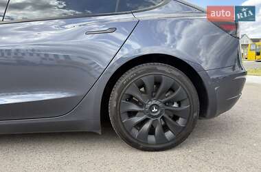 Седан Tesla Model 3 2022 в 