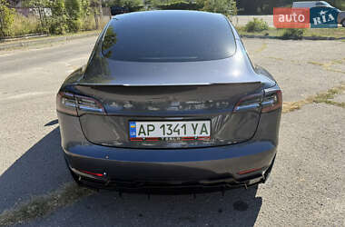 Седан Tesla Model 3 2021 в 