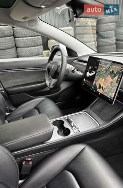 Седан Tesla Model 3 2019 в 