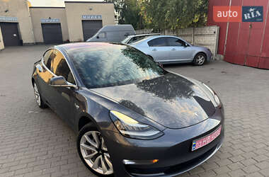 Седан Tesla Model 3 2017 в 