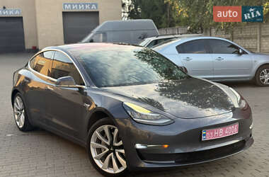 Седан Tesla Model 3 2017 в Володимирі