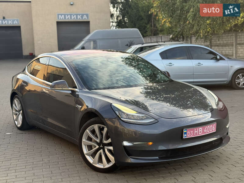 Седан Tesla Model 3 2017 в 