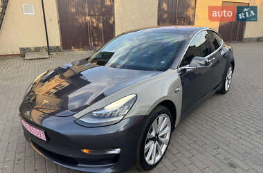 Седан Tesla Model 3 2017 в 