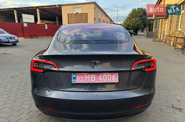Седан Tesla Model 3 2017 в 