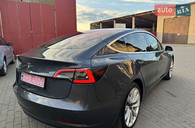 Седан Tesla Model 3 2017 в 