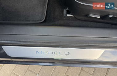 Седан Tesla Model 3 2017 в 