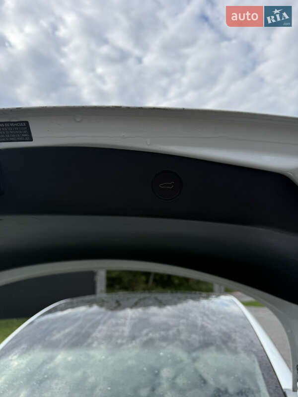 Седан Tesla Model 3 2021 в Киеве фото 15 Седан Tesla Model 3 2021 в Киеве