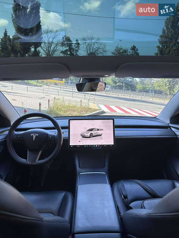 Седан Tesla Model 3 2022 в Киеве