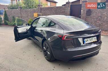 Седан Tesla Model 3 2024 в 