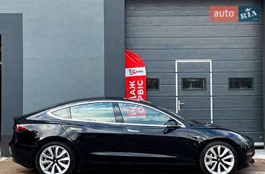 Седан Tesla Model 3 2020 в 