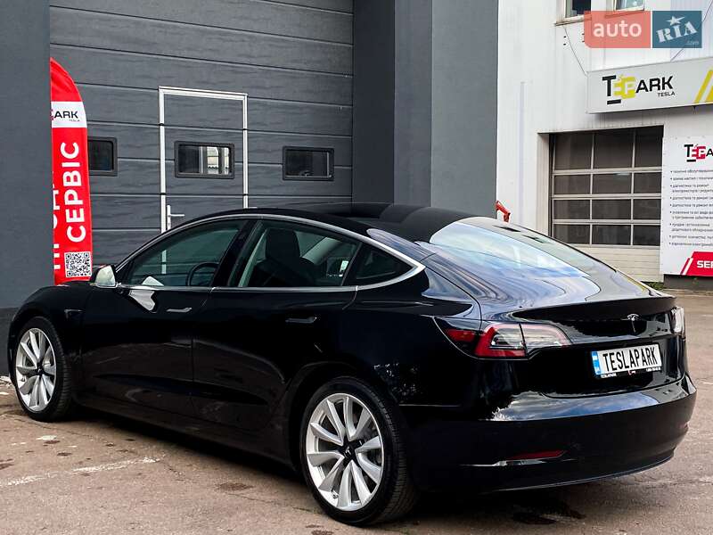 Седан Tesla Model 3 2020 в Киеве