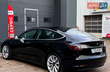 Седан Tesla Model 3 2020 в 