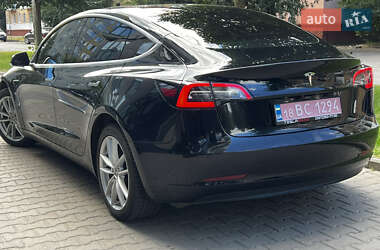 Седан Tesla Model 3 2020 в 