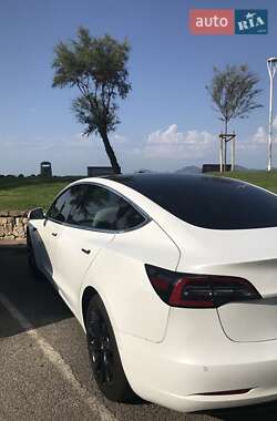 Седан Tesla Model 3 2019 в Киеве
