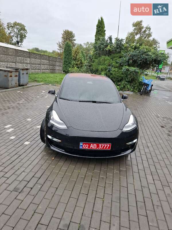 Седан Tesla Model 3 2018 в 