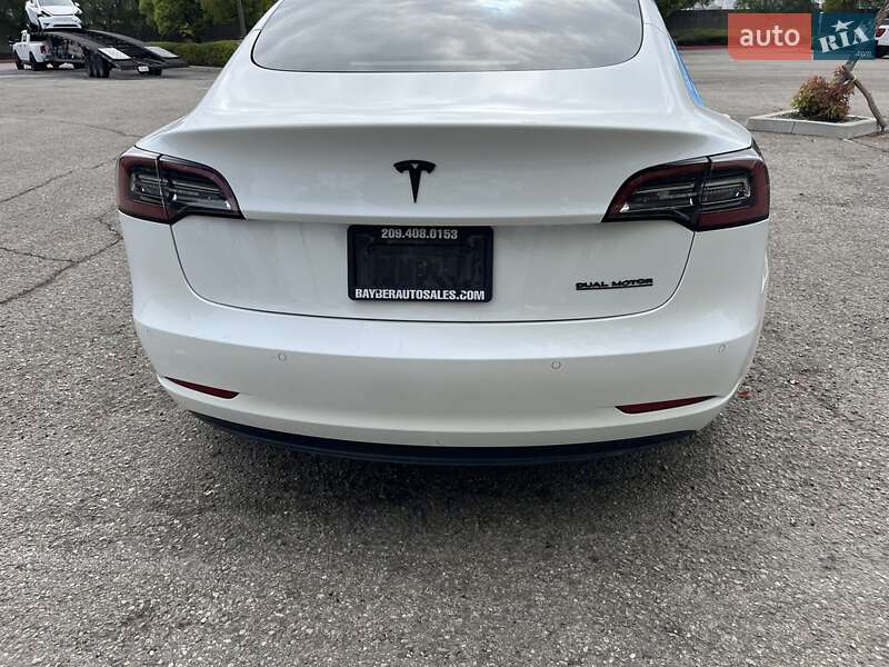 Седан Tesla Model 3 2021 в Хмельницком