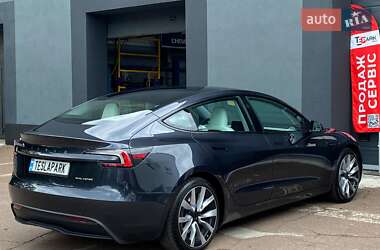 Седан Tesla Model 3 2024 в 