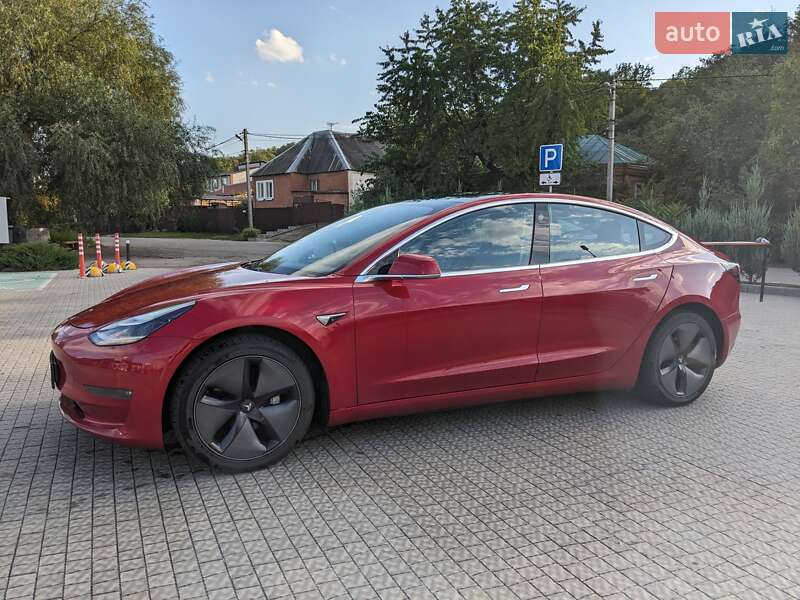 Седан Tesla Model 3 2019 в Полтаве