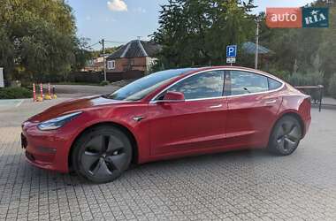 Седан Tesla Model 3 2019 в 