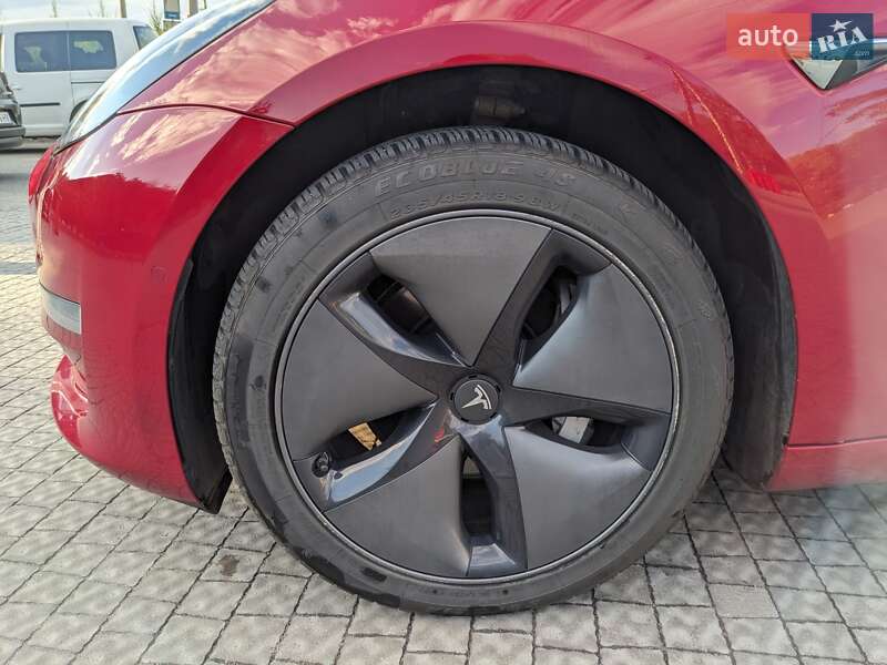 Седан Tesla Model 3 2019 в Полтаві