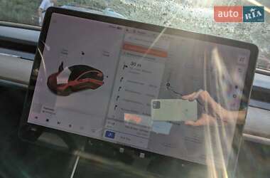 Седан Tesla Model 3 2019 в 