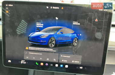Седан Tesla Model 3 2022 в 