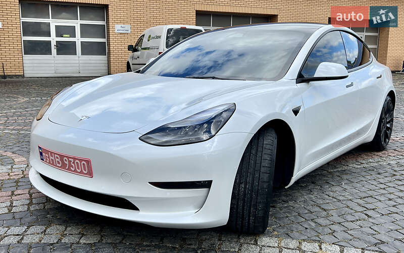 Седан Tesla Model 3 2022 в Луцьку