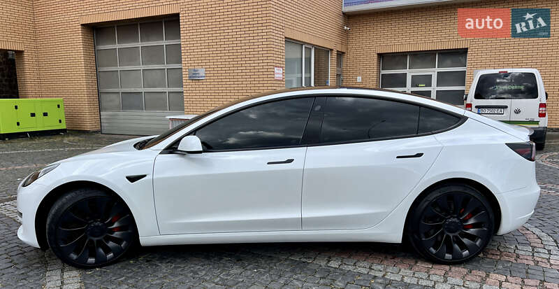 Седан Tesla Model 3 2022 в Луцьку