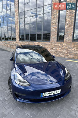 Седан Tesla Model 3 2021 в 