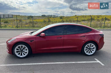 Седан Tesla Model 3 2021 в 