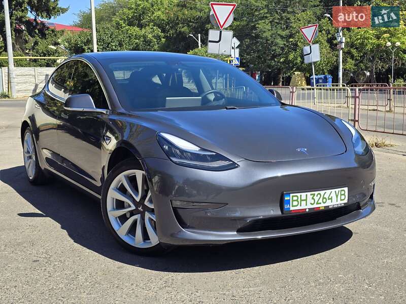 Седан Tesla Model 3 2020 в Одессе