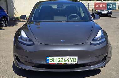 Седан Tesla Model 3 2020 в 