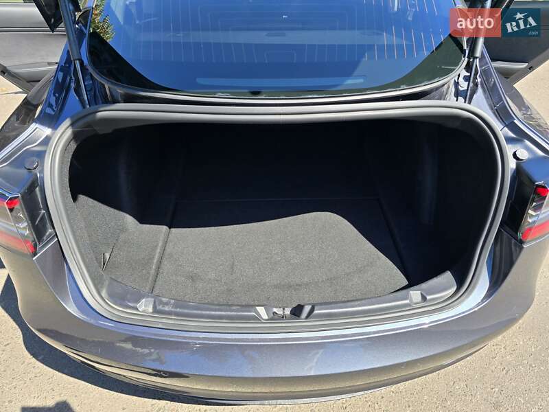 Седан Tesla Model 3 2020 в Одессе