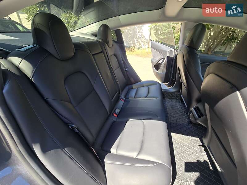 Седан Tesla Model 3 2020 в Одессе