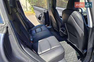 Седан Tesla Model 3 2020 в 