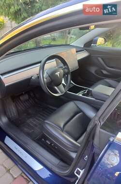 Седан Tesla Model 3 2018 в Шептицькому