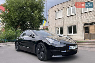 Седан Tesla Model 3 2020 в 