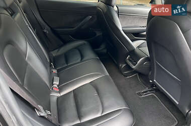 Седан Tesla Model 3 2020 в 