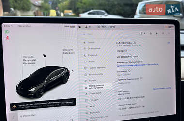 Седан Tesla Model 3 2020 в 