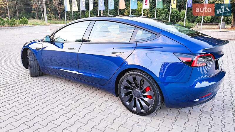 Седан Tesla Model 3 2023 в Киеве