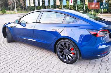 Седан Tesla Model 3 2023 в 