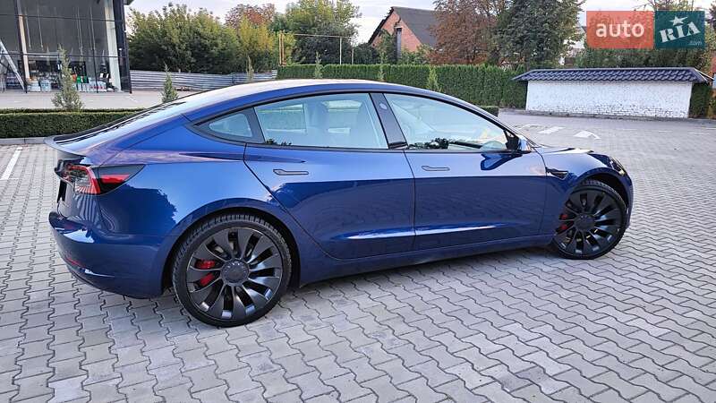 Седан Tesla Model 3 2023 в Киеве