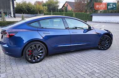 Седан Tesla Model 3 2023 в 