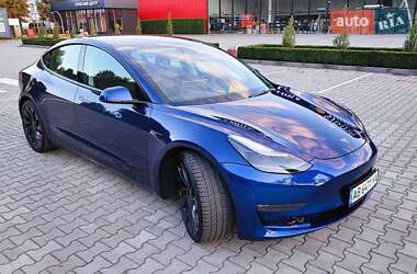 Седан Tesla Model 3 2023 в 