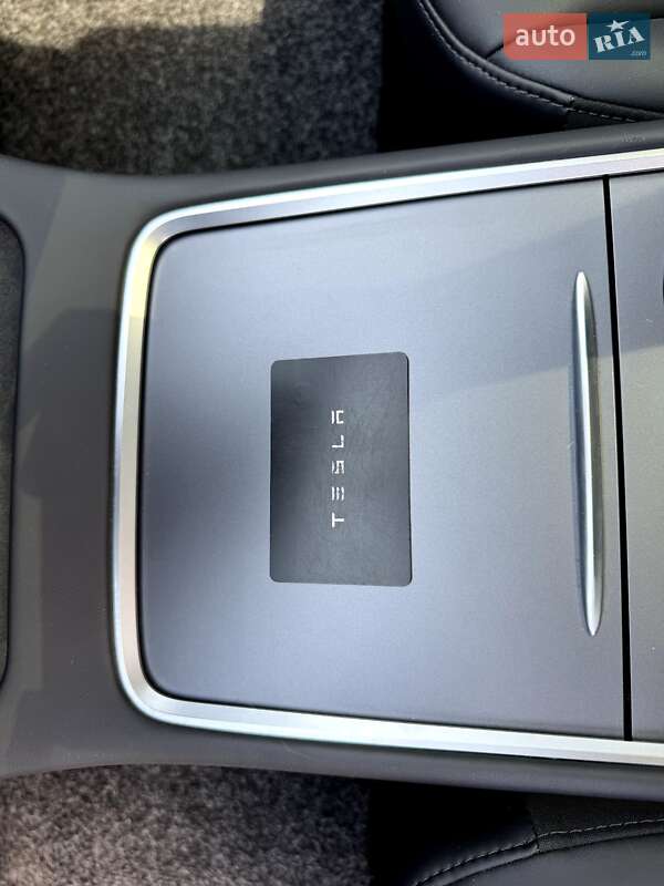 Седан Tesla Model 3 2023 в Каменец-Подольском